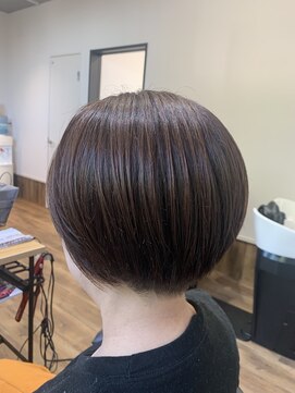 エヌ(enu) 刈り上げショート