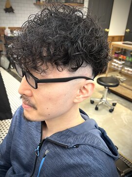 ザナンバースリー 八王子(THE NUMBER THREE) フェード/スキンフェード/メンズカット/メンズパーマ【八王子】