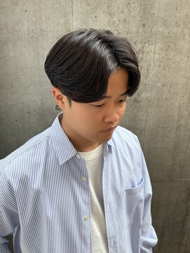 アルム オモテサンドウ(ALLM omotesando) 韓国風カルマパーマ メンズ韓国ヘア メンズカット 原宿 表参道