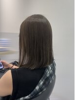 エレノア 自由が丘店(Eleanor)&nbsp;カーキベージュ×肩ラインのスタイル