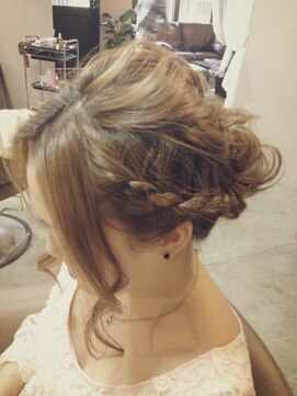 ティエンモ(tienmo) モテ髪アップスタイル