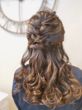 ヘアセットサロン ミント(Hair set salon MINT) きれいめハーフアップ