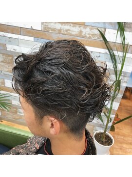 ハウオリ ヘアーワークス(Hauoli hair works) メンズパーマ×ツーブロックスタイル
