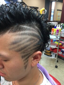 ジーク(SIEG) ショートスタイル(ラインアート)/刈り上げ