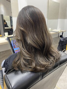 ジゼル 博多(GiseL) シャドウルーツ/ Gisel かじ@kaji_de_experiences[博多]