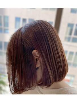 エモヘアー(emo hair) 外はね、うち巻き、どちらもボブ