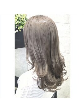 カグヤ(Kaguya) グレージュ×レイヤーカット