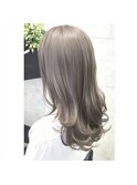 グレージュ×レイヤーカット