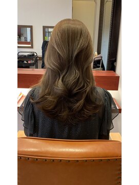 マーリャヘアー(mallia hair) レイヤースタイルレイヤーカットロングレイヤー小顔スタイル