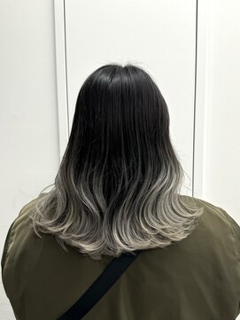 アライブ キチジョウジ(ALIVE Kichijoji) ワンポイントでお洒落なグラデーションカラー！