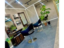 スミス(SMITH)の雰囲気（店内はグレー基調ながらもグリーンでやわらかな雰囲気です。）