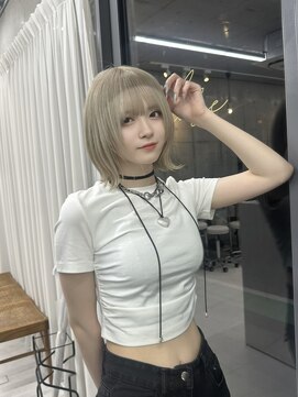 エクラ(ECLAT) シルバーベージュカラー