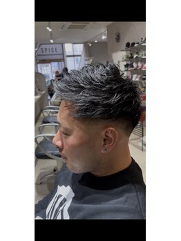 スパイスヘッズ(spice heads)の写真/【デザインカット+パーマ￥12000】定番～エッジの効いたスタイルまで《spice heads》にお任せ☆