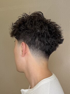 クオンヒール 淀屋橋店(QUON HEAL) ツイストピンパーマ/テーパーフェード/ベリーショート/△