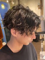 フィフス(fifth) センターパートツイストスパイラルスパイラルパーマかき上げヘア