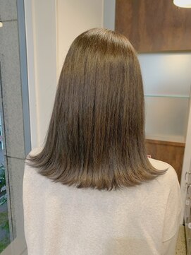 ウィステリア 銀座(WISTERIA) 【遠藤】アッシュベージュ透明感イルミナカラー切りっぱなしロブ