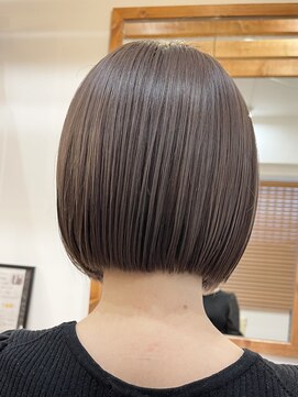 ルイ(ROUIS produced by LUCK 津田沼) ROUIS 津田沼 ミニボブ ラベンダーグレー