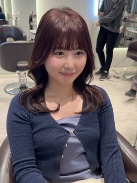 ケリーアン 太田(kelly.un) くびれミディ / 流れるお顔まわりカット / パープルピンク