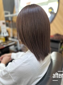 アキコ(AKIko) ダメージレスで手に入れる、透明感あふれる髪色