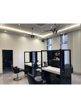 忙しい毎日を送る自分へのご褒美に…♪プライベート空間で丁寧な接客と施術であなたの髪のお悩み解消◎