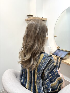 シア 新越谷店(SHEER) ミルクティーベージュ