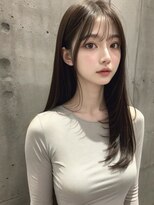 ムウ 難波(MOU)&nbsp;レイヤーカットワイドバングホワイトブロンド美髪20代30代40代