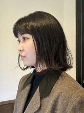 レイジーアワーズ(Lazy Hours) くせ毛、多毛の方にもおすすめ動きのあるボブヘア