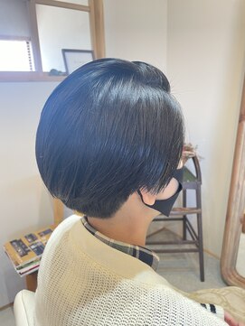 アカリ(acari) 刈り上げショート