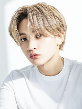 カットもパーマもイケメンパラダイス Men's天王寺 Men’sシアーブロンドセンターパート