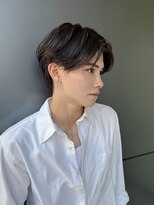 トルネード(TORNADO)&nbsp;メンズショートセンターパートフェザーパーマ暗髪面長K20251207