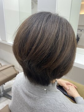 カットハウス ニューヨーク(CUT HOUSE NEW YORK) 丸みショートボブ