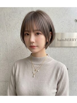 ヘアーズ ベリー 古市店(hairs BERRY) 大人可愛い丸みショートボブ×透明感グレージュで小顔見せ叶うUP