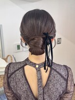 オウン(AUN) タイト目シニヨン