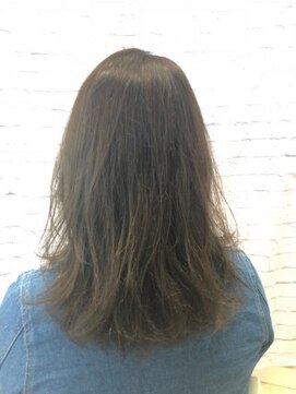 ミーティア バイ クアトロ(Meteor By QUATRO) ゆるふわ大きめカール