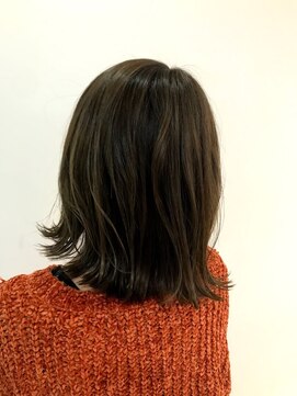 e.m.a プレミアムビューティーサロン 栄駅店(e.m.a PREMIUM BEAUTY SALON) 外ハネミディアム