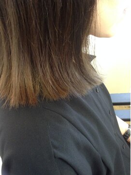 エッセンス(essence) フェイスラインダブルヘア