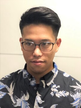 ディスイズバーバー(THIS IS BARBER) バーバースタイル　フェードカット　ビジネスヘア黒髪　【札幌】