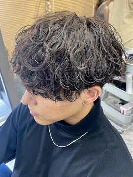 ヘーゼル 博多(HAZEL.) 波巻パーマツーブロック刈り上げスタイル/タツヨシ