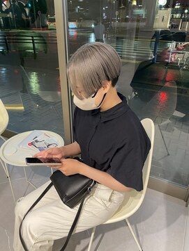 ムーム(Momb) メンズライクグレージュ