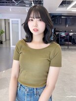 ジーナリア(Xena ria)&nbsp;《袴田》前髪ありくびれミディアム × 濃いめアッシュ