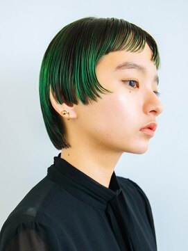 オト(Oto) グリーンカラーのオン眉ショート