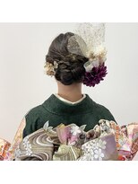 インサイドアウト(IN SIDE OUT+)&nbsp;シニヨン / まとめ髪 / 前髪なし / 成人式【IN SIDE OUT+】