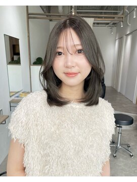 ロニ(LONI) オリーブグレージュカラー