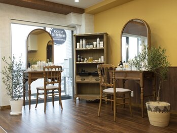 カラーキッチン 学芸大学店(color kitchen)の写真/《9時～19時迄受付OK／最短45分で施術可能》カラーリストによる手際良いスピーディーな施術に定評あり◎