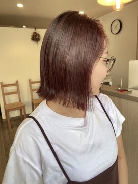 ハチ(hachi) 切りっぱなしボブ×暖色系カラー