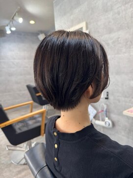 ラルナ(La luna) シンプルショートボブ
