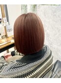 赤みブラウンで魅せるナチュラルストレートボブ