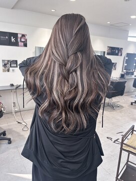 キング 枚方店(K!ng) ハイライトカラーミルクティーベージュレイヤーカット