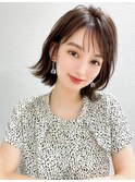韓国風レイヤー/外ハネくびれ/ミディアムレイヤー/ぱっつん前髪 