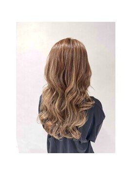 アース オーセンティック 越谷レイクタウン店(EARTH Authentic) 越谷でレイヤーカット×透明感カラー×ハイライト